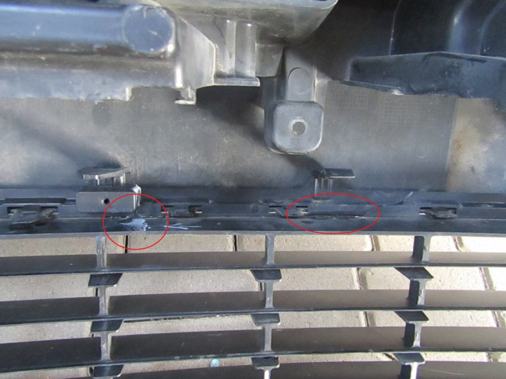 Prednji branik Renault Fluence Lift 12-16