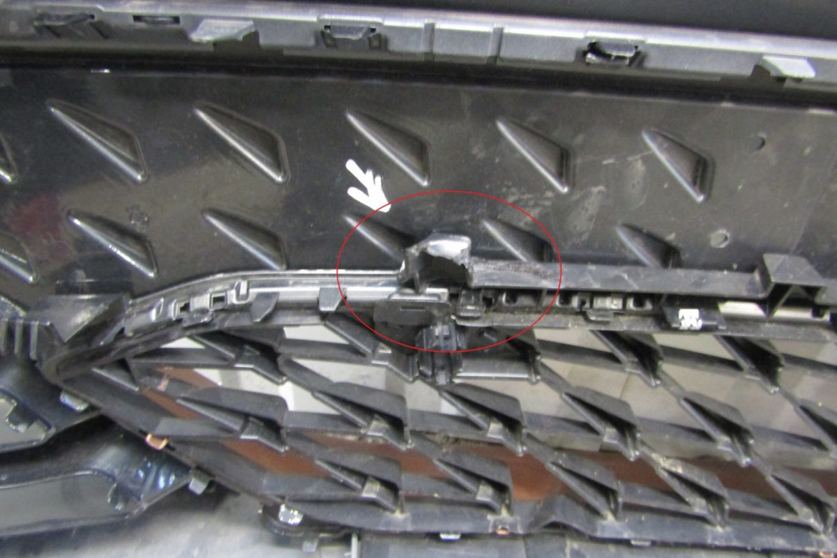 Prednji branik Seat Cupra Born 21-