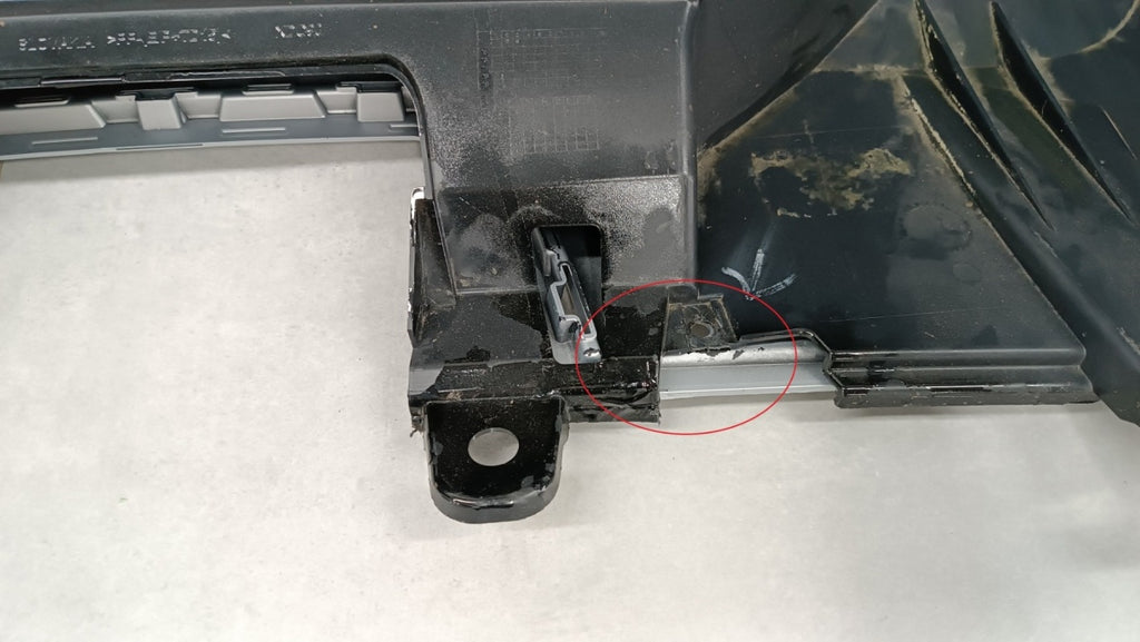 Prednji branik Land Rover Discovery R Dynamic Lift 21- (LEDY)