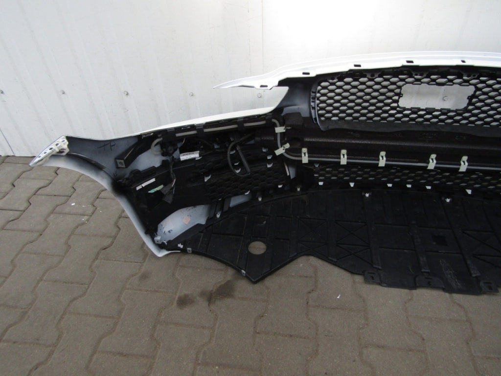 Prednji branik Jaguar XE 15-