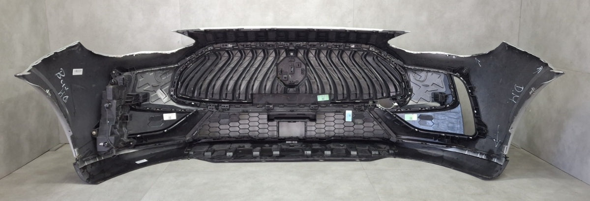 Prednji branik MG HS Lift 20-23 / + 1 LED