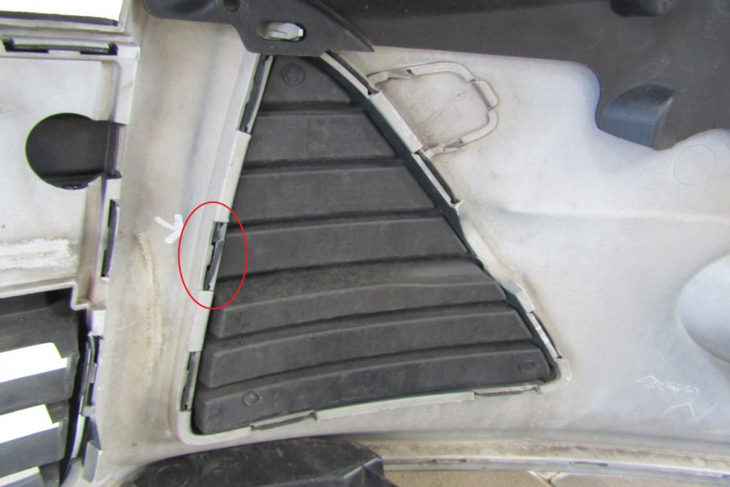 Prednji branik Ford Focus MK3 III 10-14 (Podłoga)