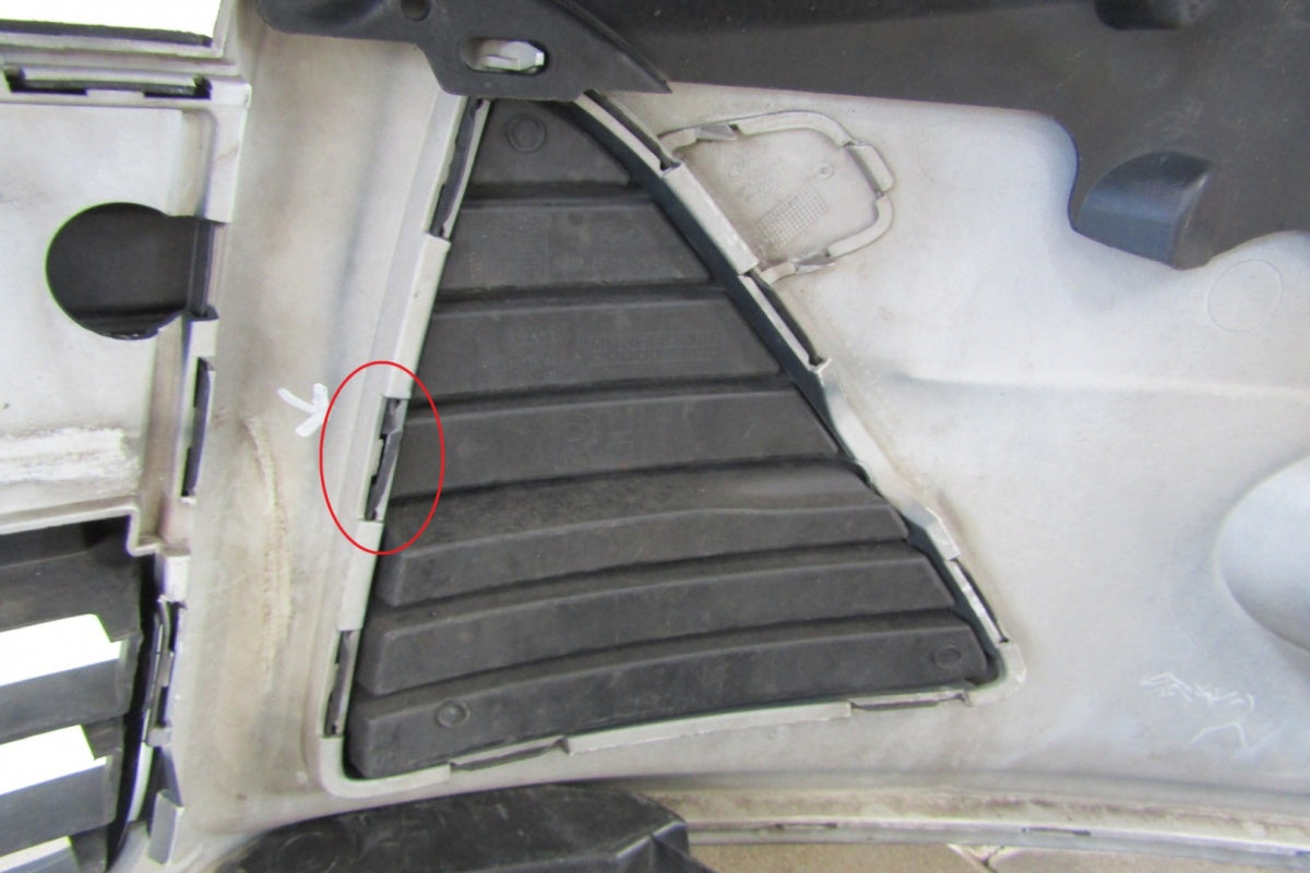 Prednji branik Ford Focus MK3 III 10-14 (Podłoga)
