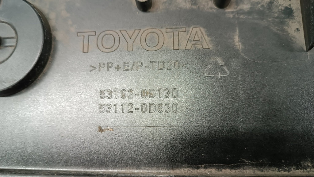 Prednji branik Toyota Yaris 3 III Lift /+ maglenke 17-19