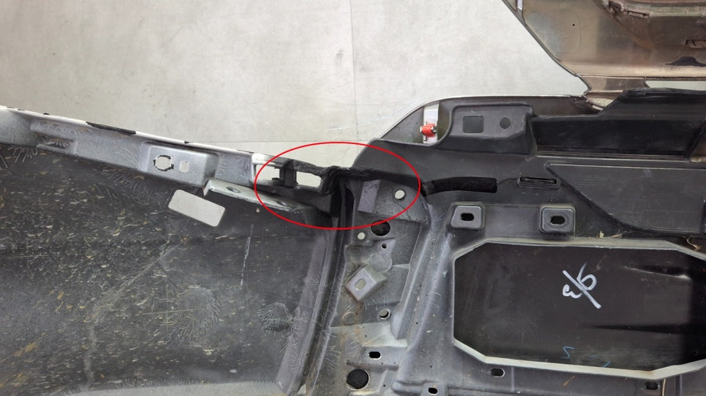 Prednji branik Mitsubishi Outlander 3 III Lift Hybryda 19-21