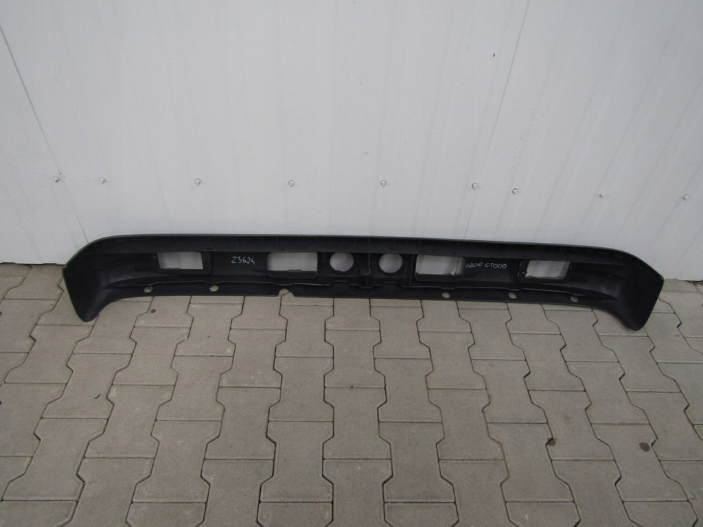 Prednji branik Nissan Atlas 92-