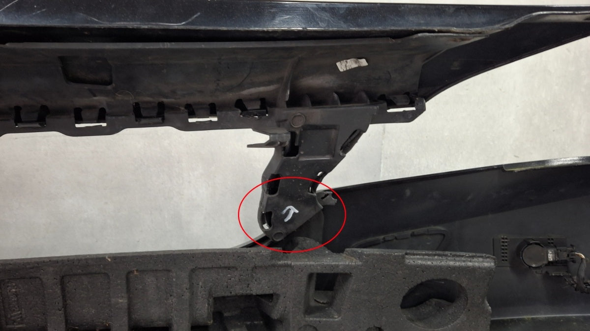 Prednji branik Opel Astra K 5 V 15-18 / + halogeny + PDC