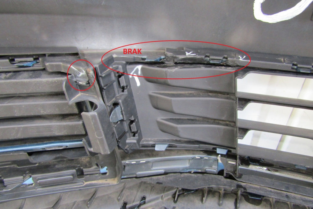 Prednji branik VW Touran 2 II 5TA 15-