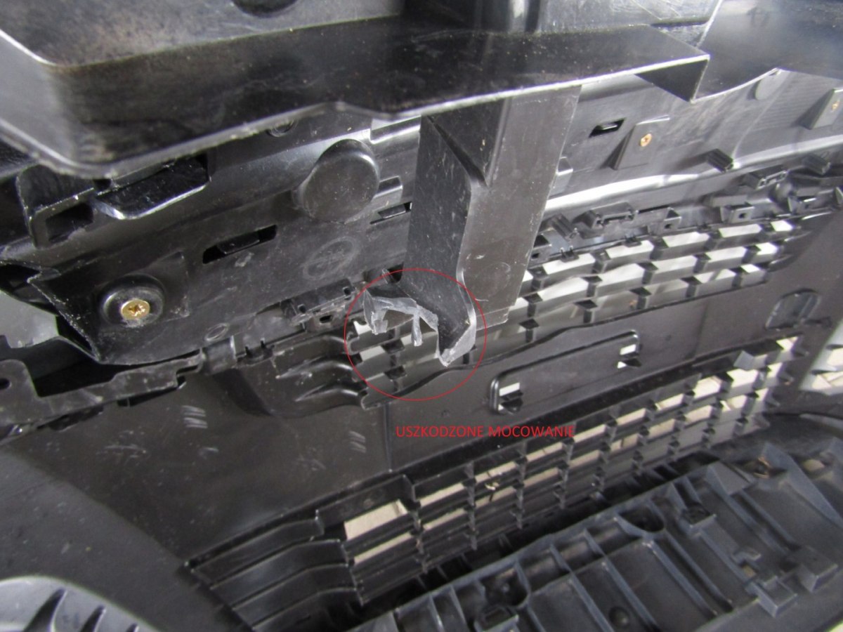Prednji branik Opel Vivaro C 3 III 19-