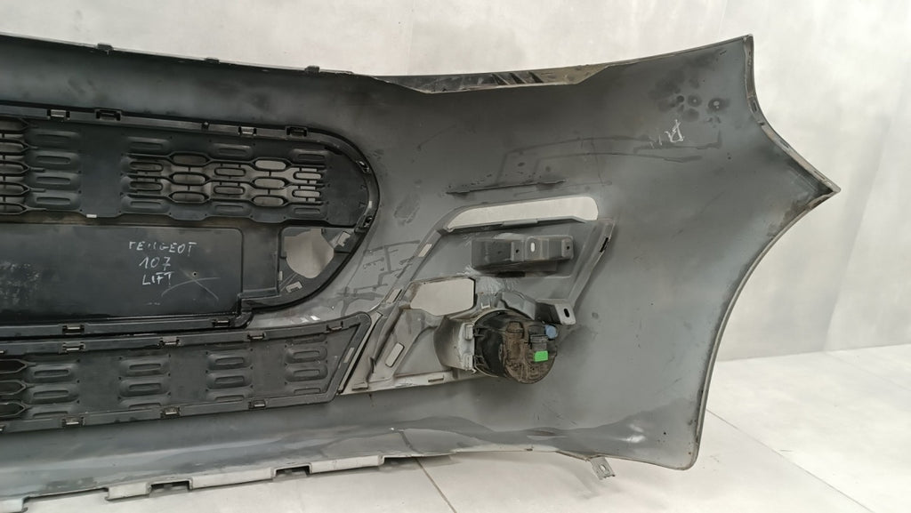 Prednji branik Peugeot 107 II Lift 12-14 / + halogeny