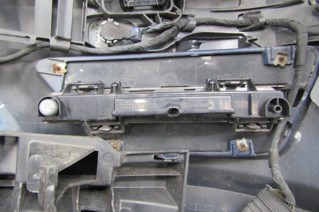 Prednji branik Mercedes C klasa 204 AMG lift 11-14