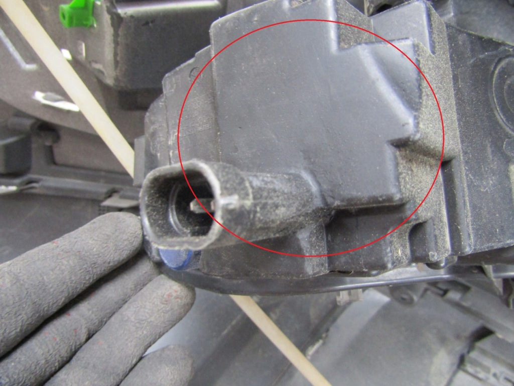 Prednji branik LAND ROVER DISCOVERY SPORT L550 14-18