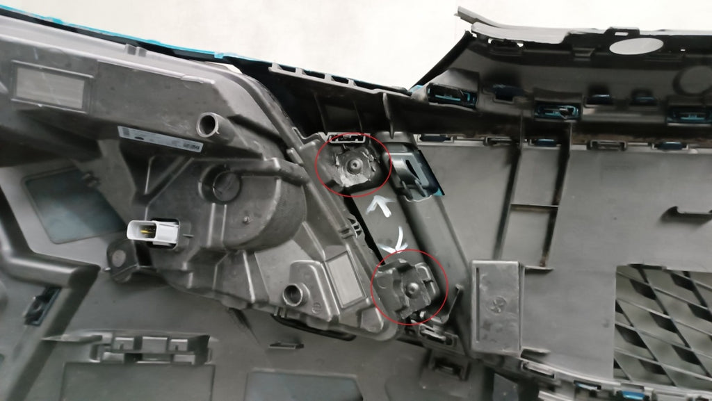 Prednji branik Peugeot 3008 III E-3008 23- / + ledy