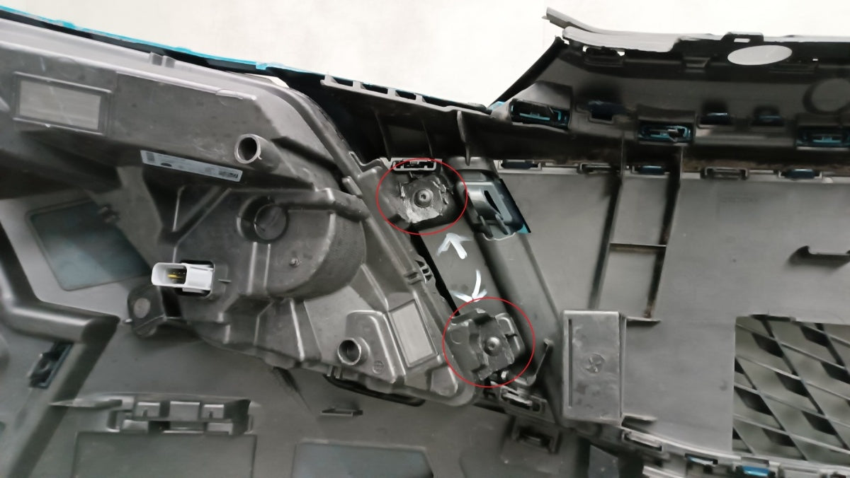 Prednji branik Peugeot 3008 III E-3008 23- / + ledy