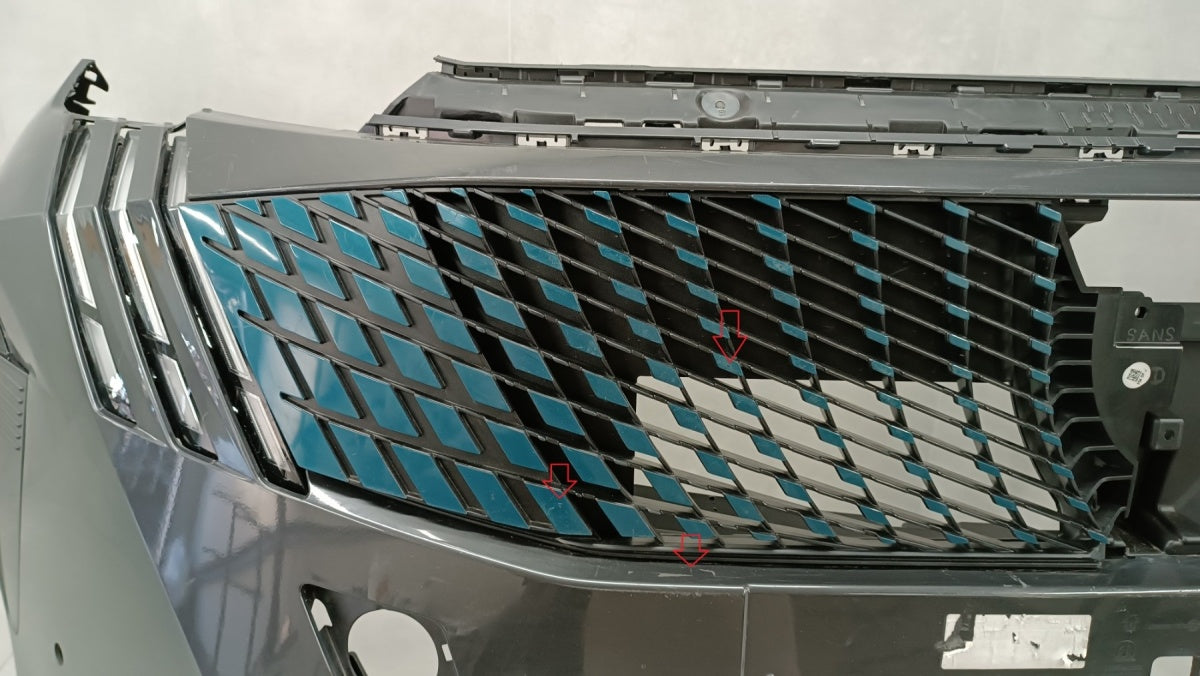 Prednji branik Peugeot 5008 3008 III E-5008 E-3008 23- / + 1x DRL