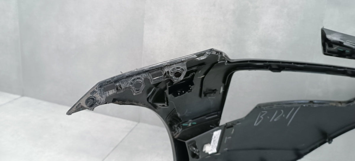 Prednji branik Polestar 4 IV 23-