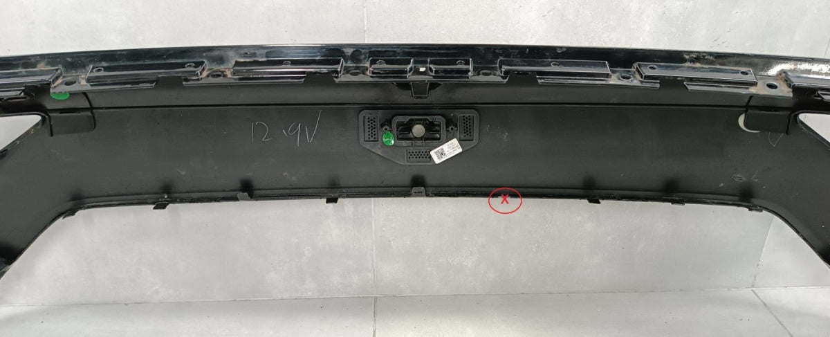 Prednji branik Polestar 4 IV 23-