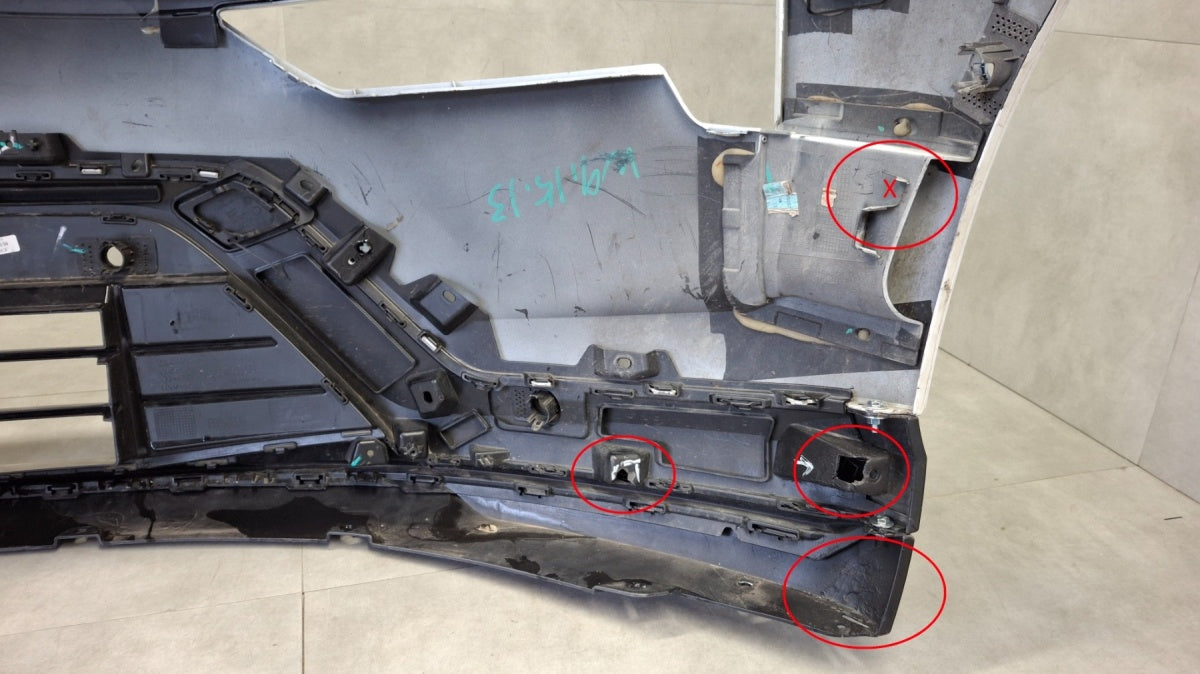 Prednji branik Polestar 4 IV 23-
