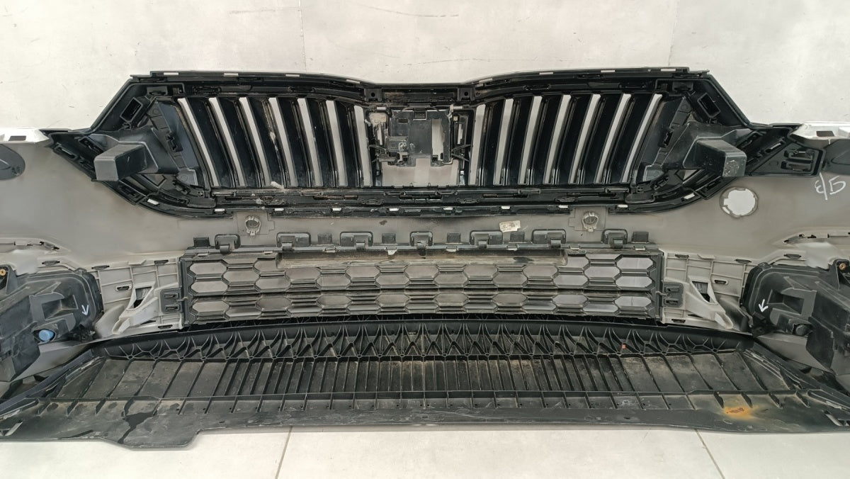 Prednji branik Skoda Octavia 4 IV 5E3 19-23 /+ podłoga + halogeny