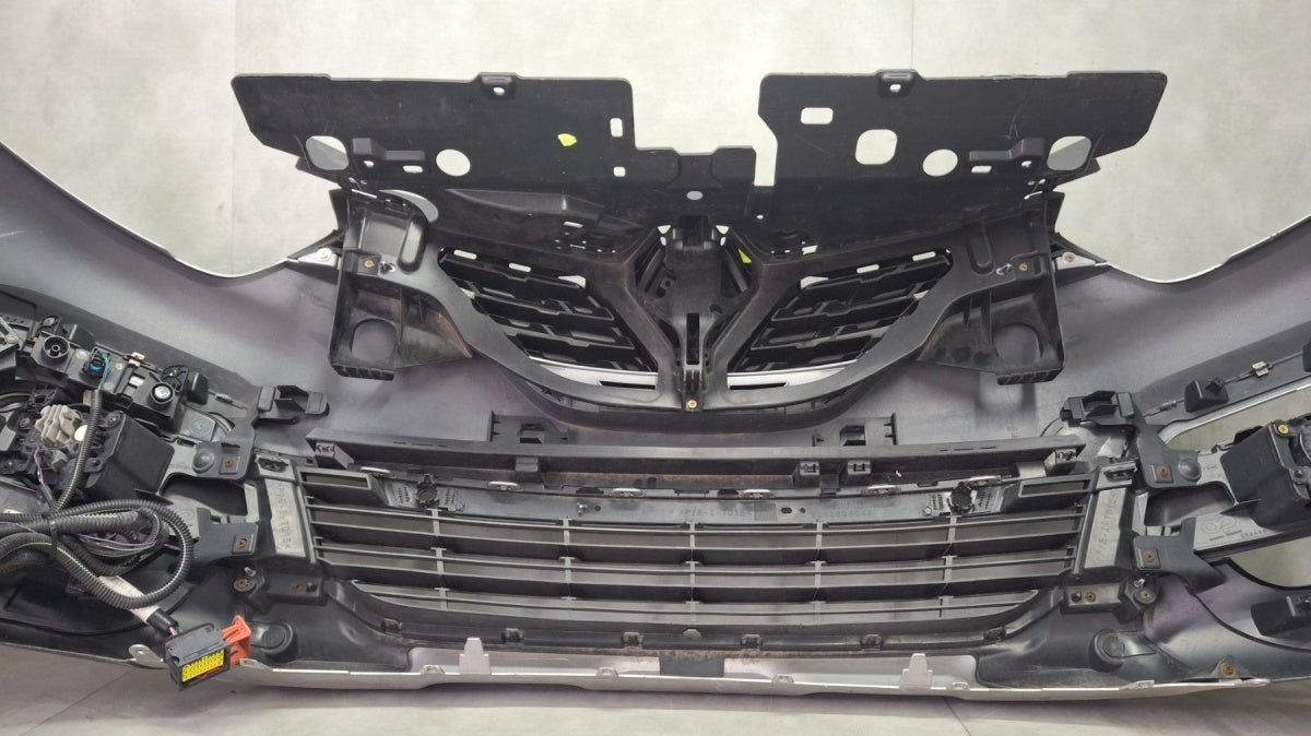Prednji branik Renault Captur I Lift 17-19 / + LEDy