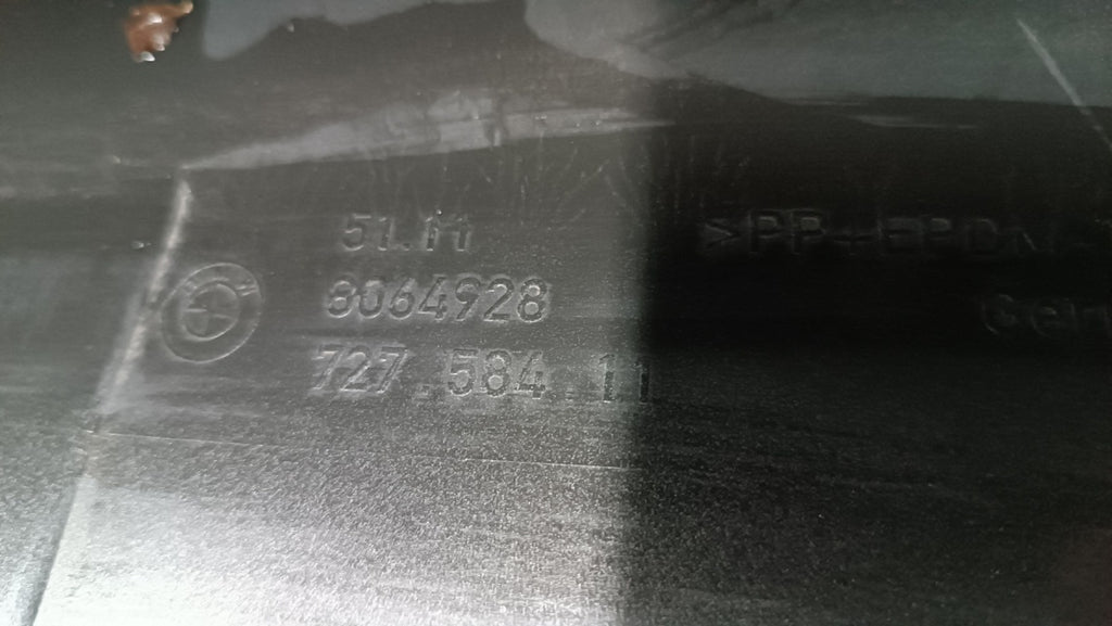 Prednji branik BMW G30 G31 M paket 17-20 /+ roleta