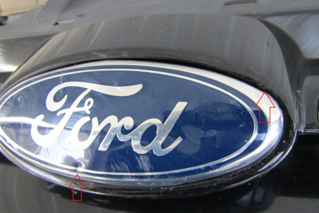Prednji branik Ford Focus Mk3 III 10-14 (Podłoga)