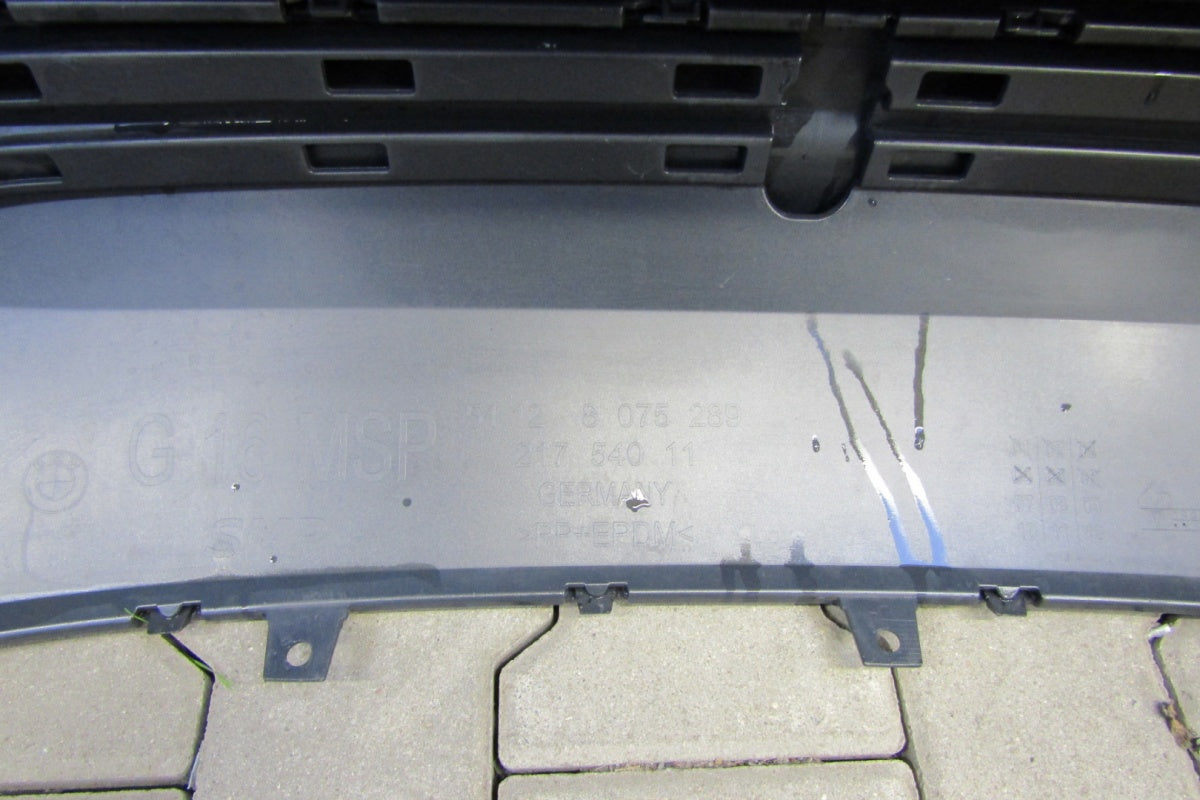Zadnji branik BMW 8 G16 M paket 18-