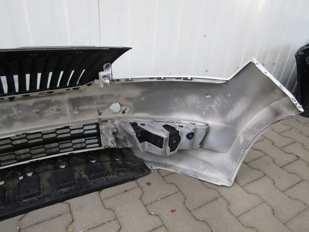 Prednji branik Skoda Rapid 5JA 12-17