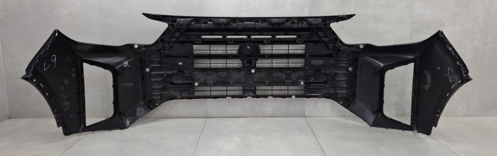 Prednji branik SsangYong Musso Lift 21-24