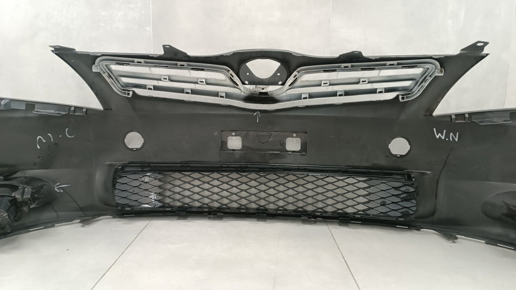 Prednji branik Toyota Auris 1 I Lift 09-13