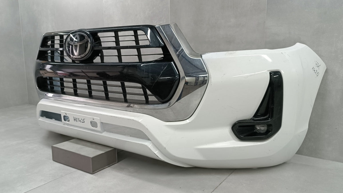 Prednji branik Toyota Hilux 8 VIII LIFT IX 9 20- / + halogeny