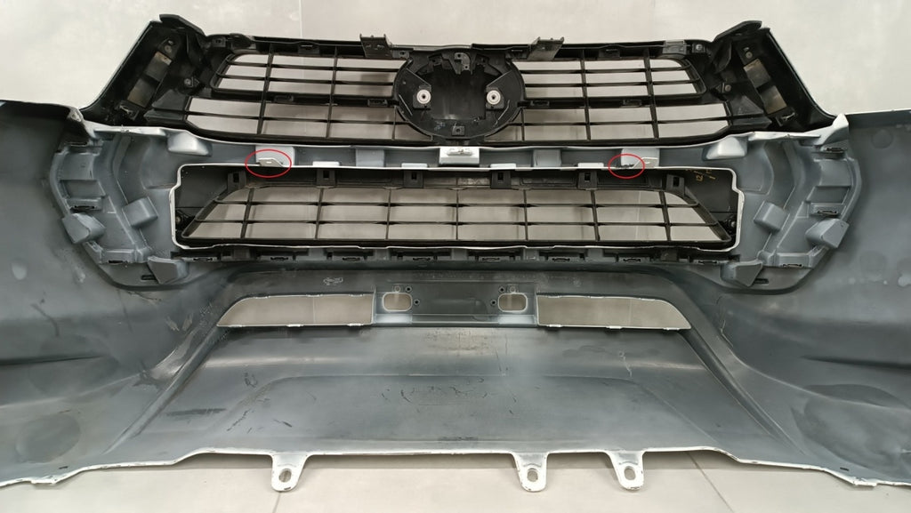 Prednji branik Toyota Hilux 8 VIII LIFT IX 9 20- / + halogeny