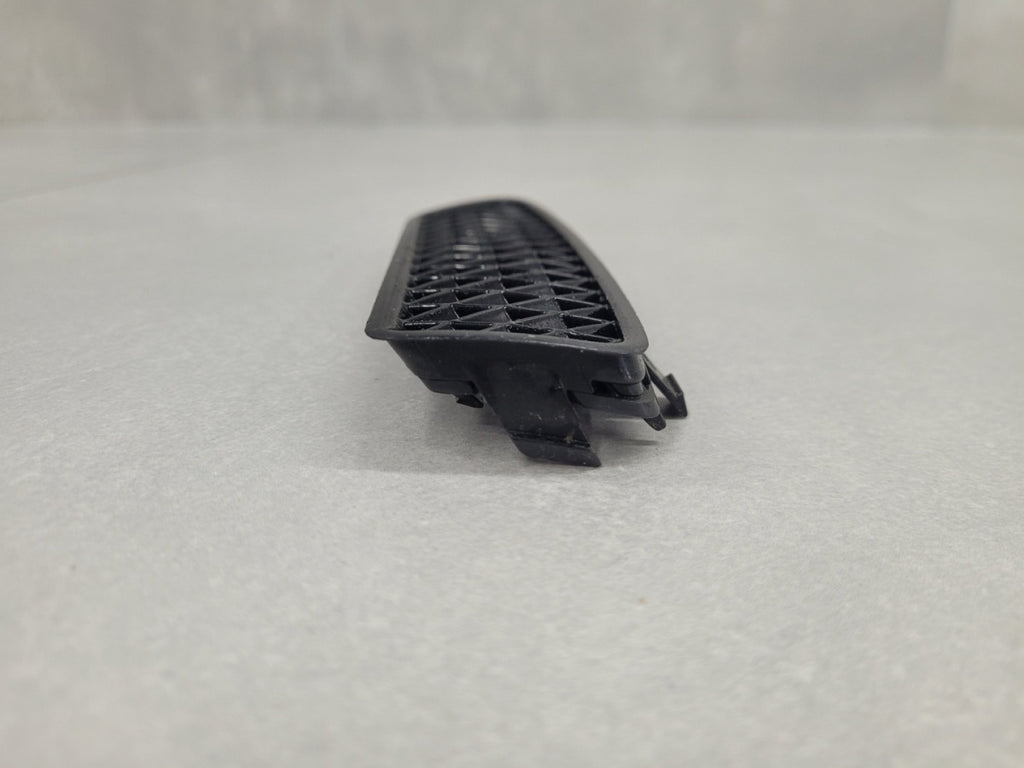 Maska (grill) Zaślepka lajsna lijeva zderzaka zadnja tylnego Vw Volkswagen Scirocco 14-17