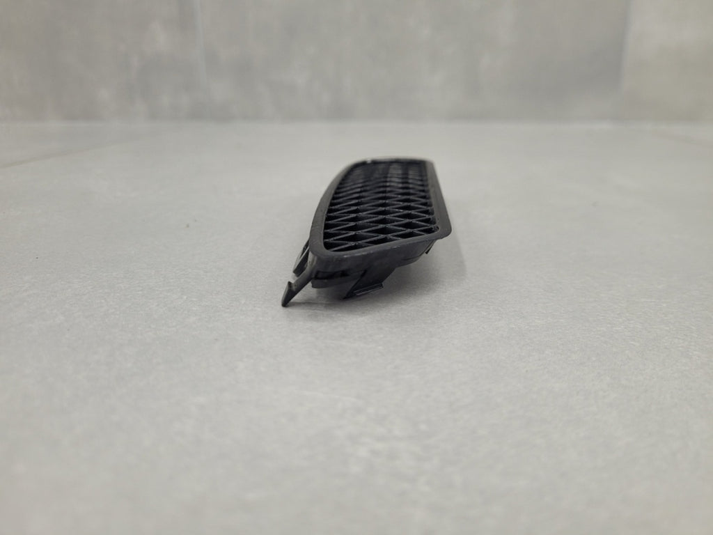 Maska (grill) Zaślepka lajsna lijeva zderzaka zadnja tylnego Vw Volkswagen Scirocco 14-17