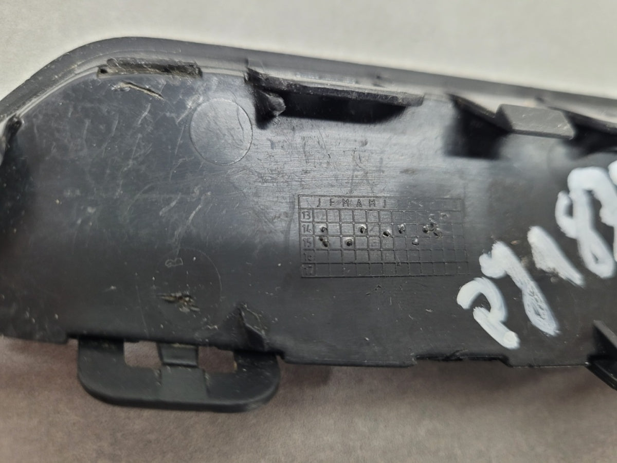 Maska (grill) Zaślepka lajsna lijeva zderzaka zadnja tylnego Vw Volkswagen Scirocco 14-17