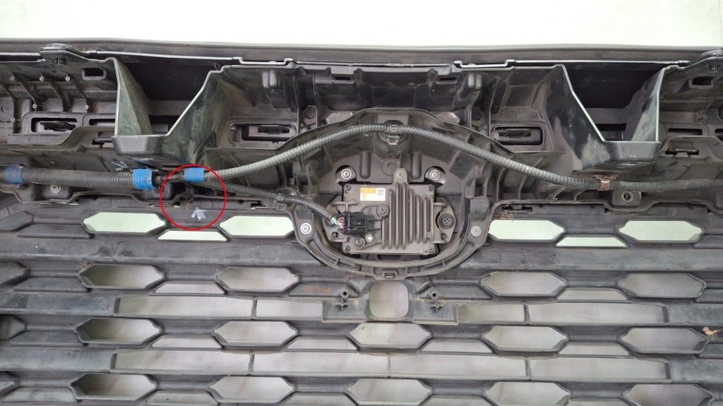 Prednji branik Toyota Rav 4 5 V 18-25 / + RADAR + PDC + wiązka
