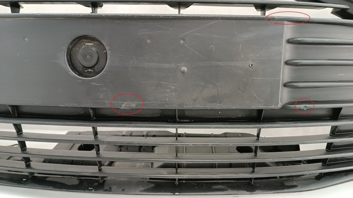Prednji branik Toyota Yaris 3 III Lift 14-17 / + osłona