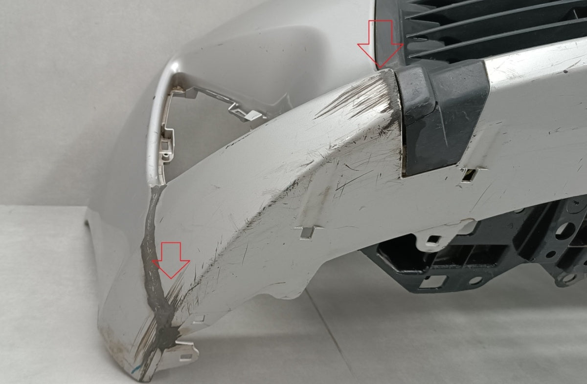 Prednji branik Toyota Yaris 3 III Lift 14-17 / + osłona