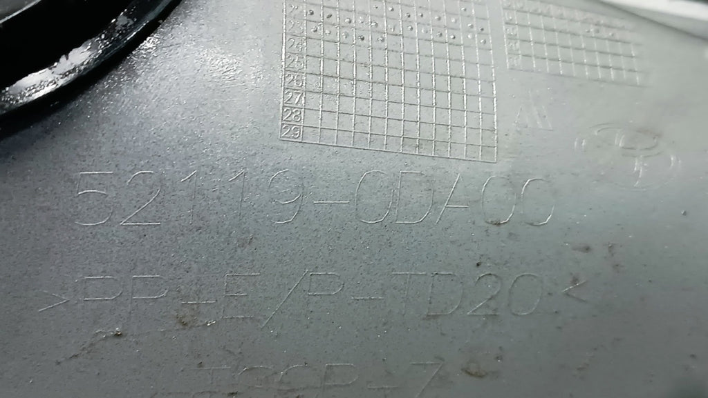 Prednji branik Toyota Yaris 4 IV 20-23 /+ podnica