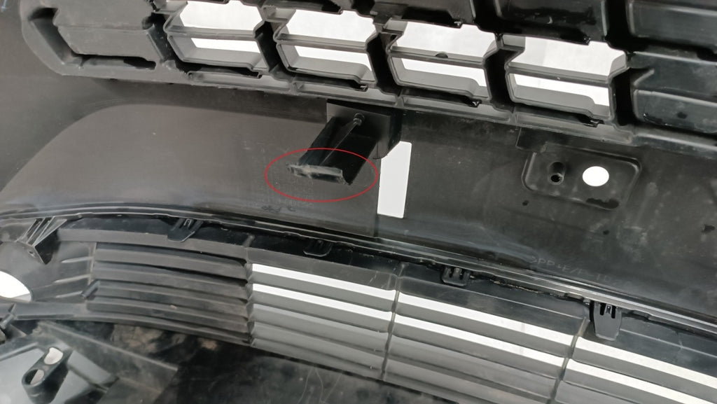 Prednji branik Toyota Yaris Cross 21-