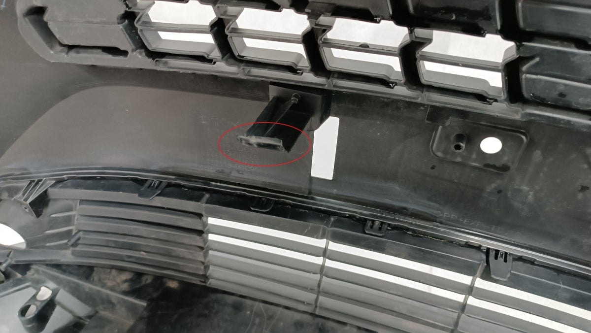 Prednji branik Toyota Yaris Cross 21-