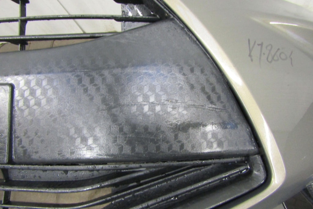 Prednji branik Toyota Yaris 4 IV 20-