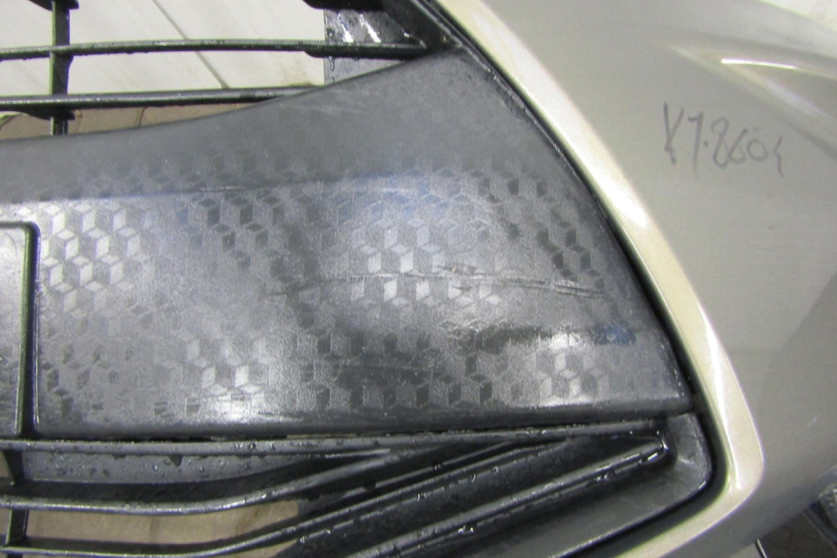 Prednji branik Toyota Yaris 4 IV 20-