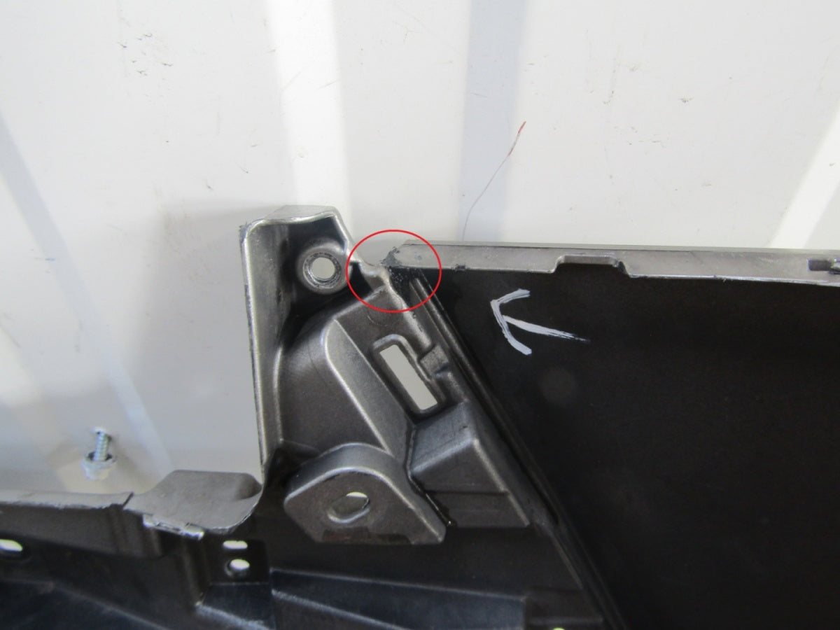 Prednji branik Lexus LX570 LX 570 Lift 15-