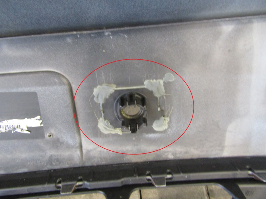Prednji branik VW Touran 2 II 5TA 15-