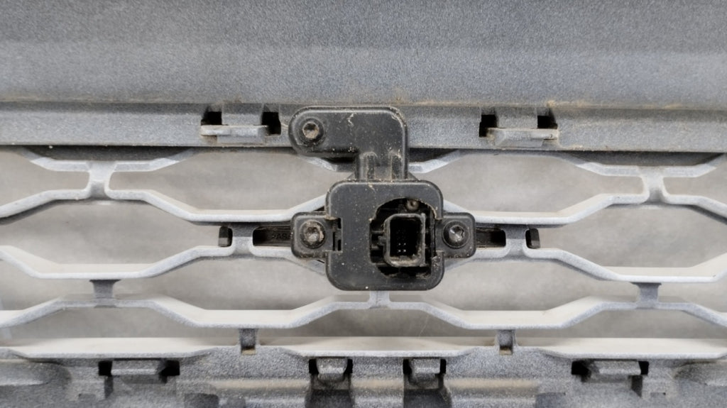 Prednji branik VW Transporter T7 7T0 21-