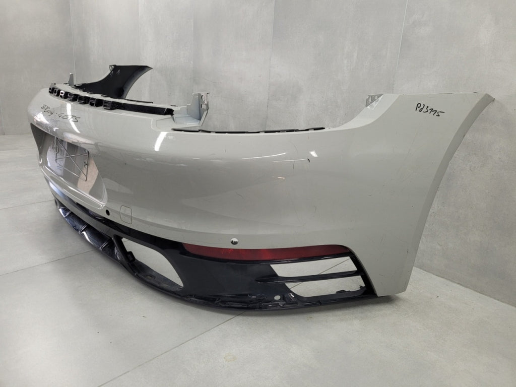 Zadnji branik Porsche 911 992 GTS 19-24