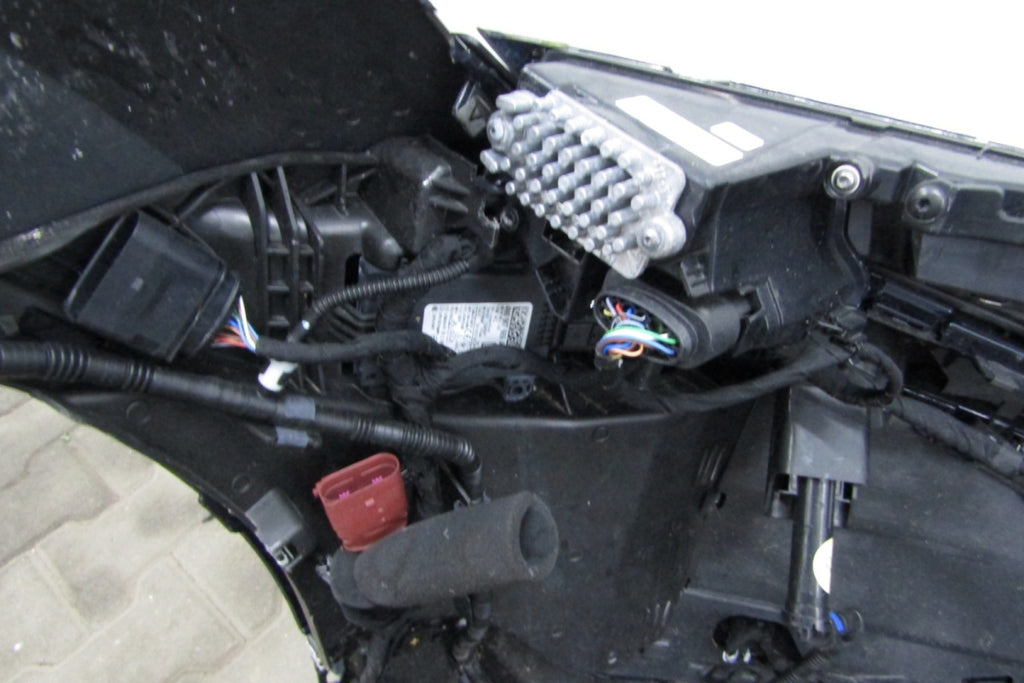 Prednji branik Volkswagen VW Touareg III 760 lift R line 23- RADARY komplet