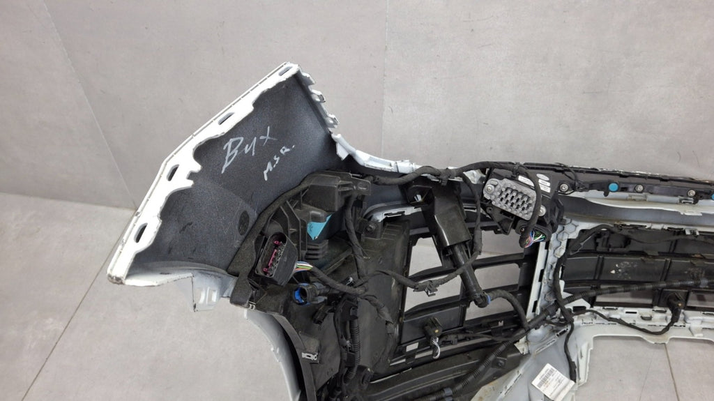 Prednji branik Volkswagen VW Touareg III lift 23- / PDC + LED