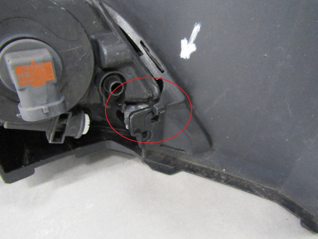 Prednji branik Seat Leon 3 III 5F0 12-16 (+ halogeny)